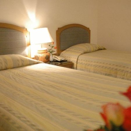 Down Town Inn, Чиангмай Екстериор снимка