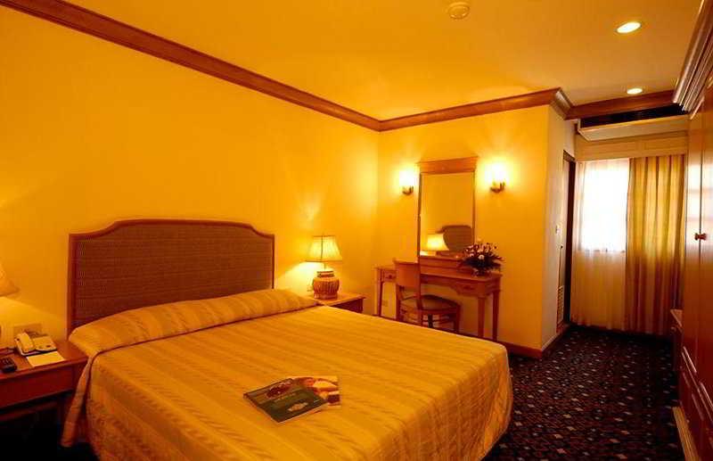 Down Town Inn, Чиангмай Екстериор снимка
