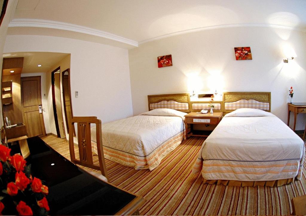 Down Town Inn, Чиангмай Екстериор снимка
