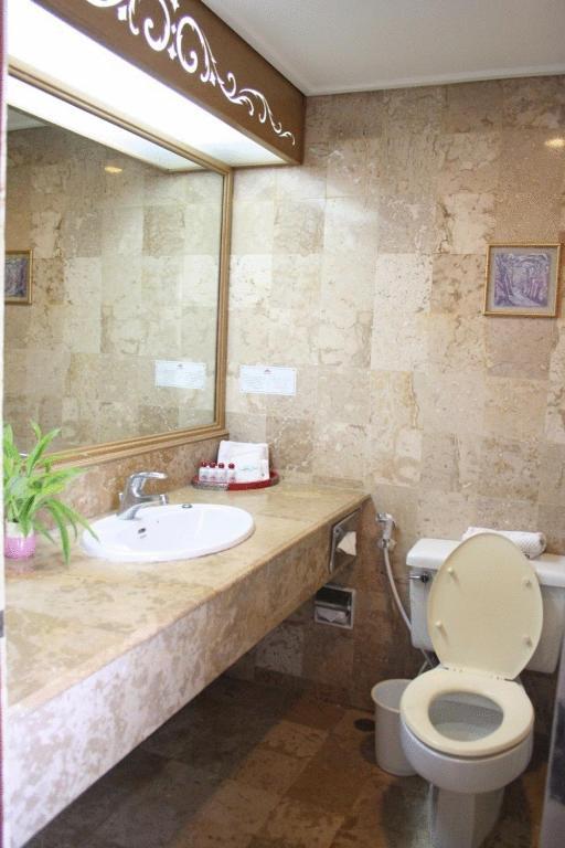 Down Town Inn, Чиангмай Екстериор снимка